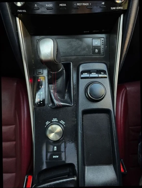 2018 Lexus IS 3rd Gen - Image 18 of 20