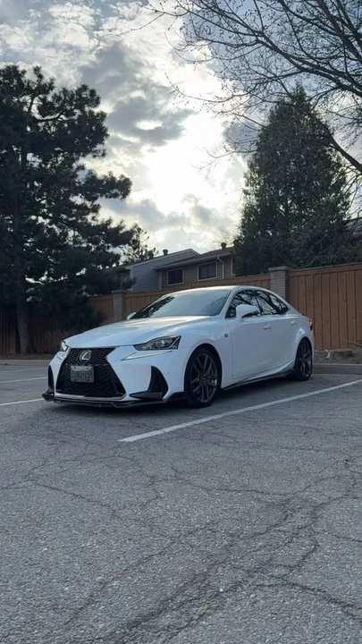 2018 Lexus IS 3rd Gen - Image 9 of 12