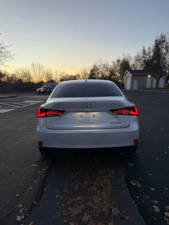 2018 Lexus IS 3rd Gen - Image 5 of 20