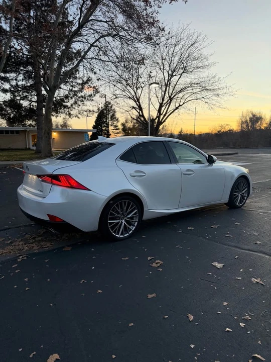 2018 Lexus IS 3rd Gen - Image 4 of 20