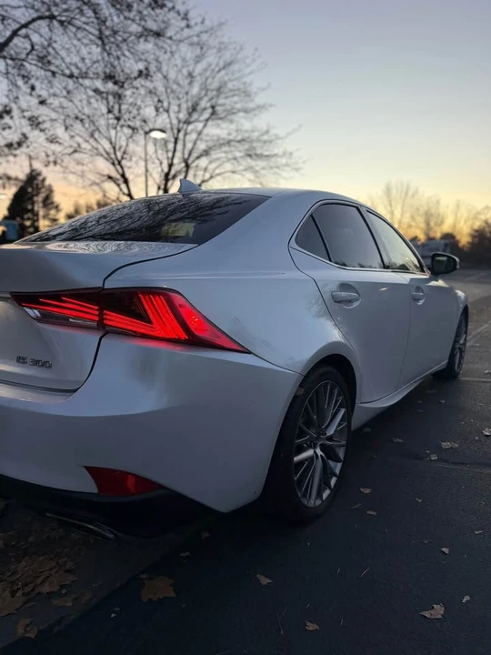 2018 Lexus IS 3rd Gen - Image 19 of 20