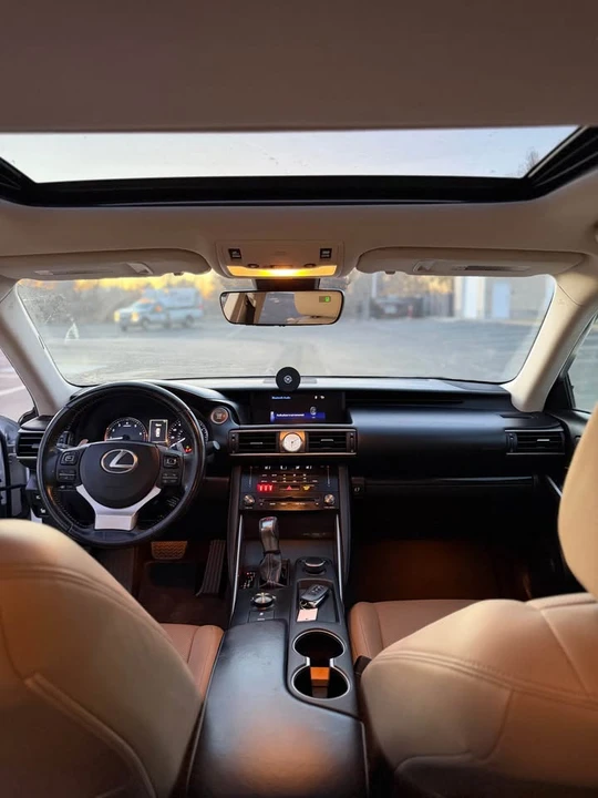 2018 Lexus IS 3rd Gen - Image 9 of 20