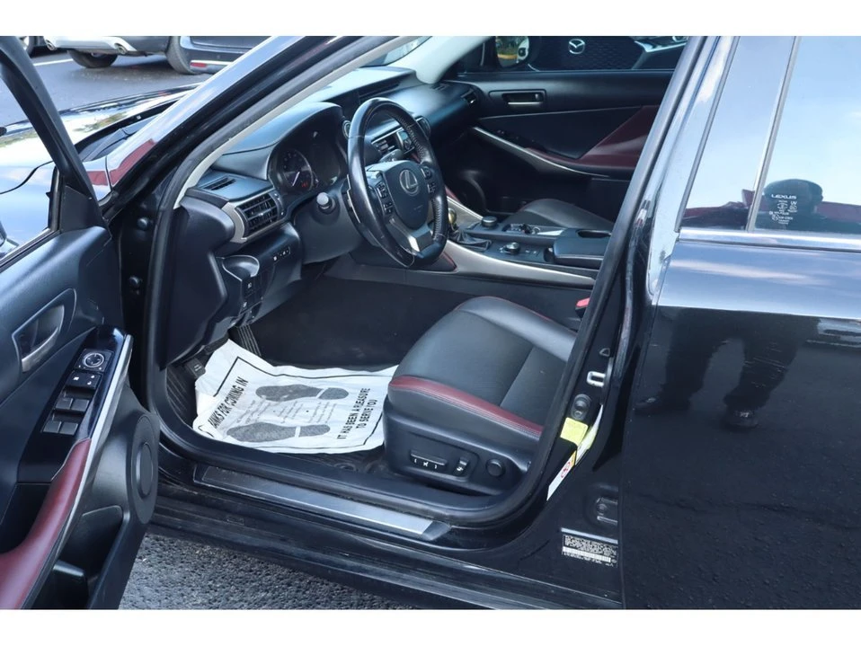 2018 Lexus IS 3rd Gen - Image 15 of 20