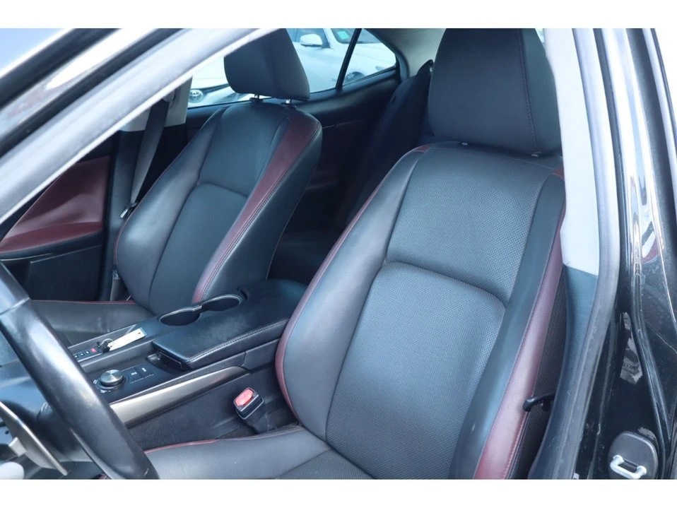 2018 Lexus IS 3rd Gen - Image 17 of 20