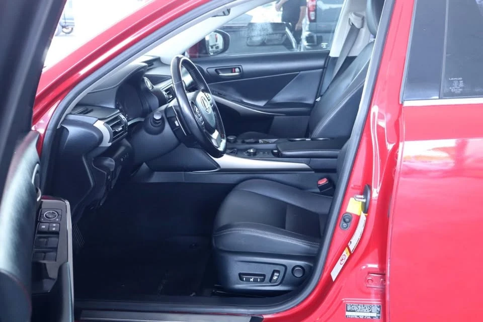 2018 Lexus IS 3rd Gen - Image 15 of 20
