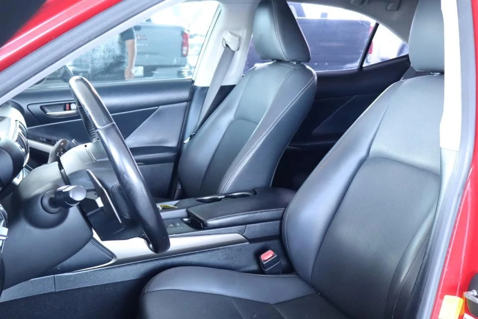 2018 Lexus IS 3rd Gen - Image 16 of 20
