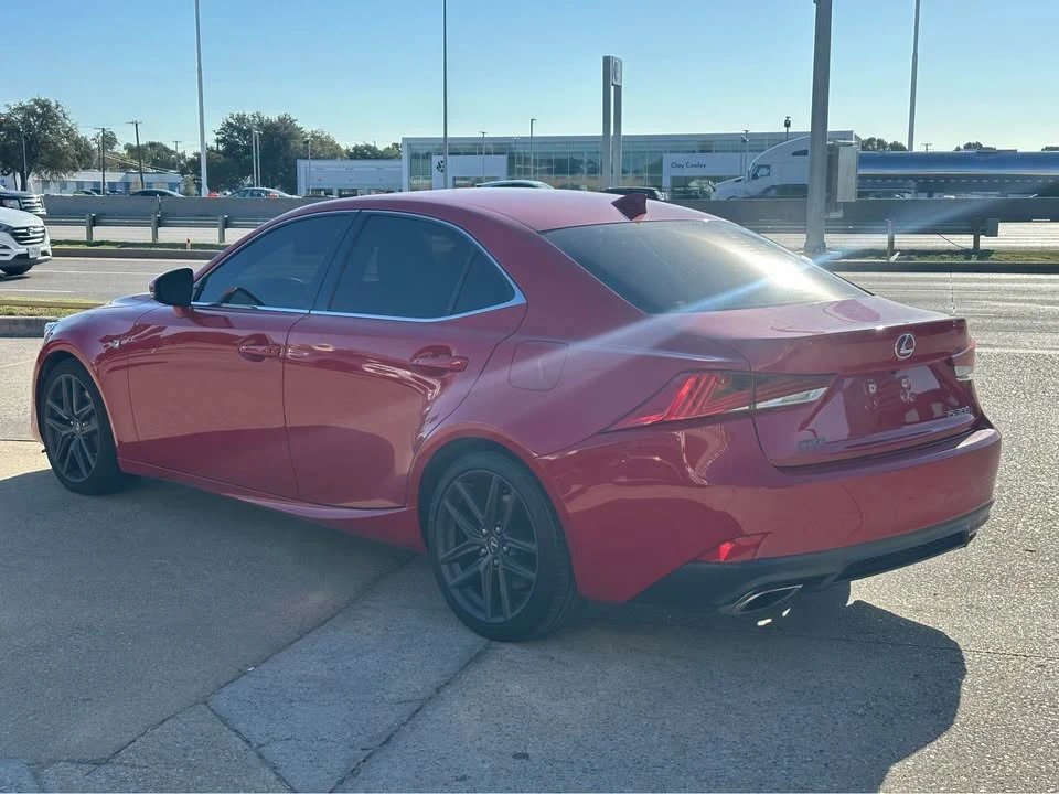2018 Lexus IS 3rd Gen - Image 4 of 10