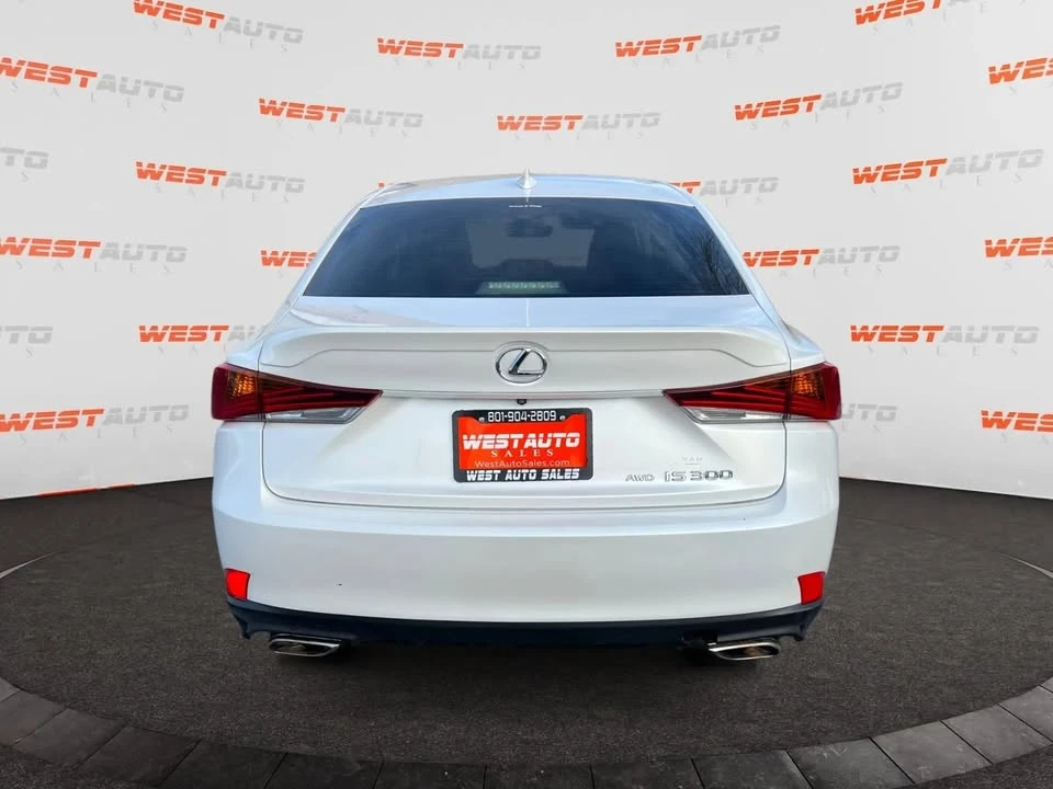 2018 Lexus IS 3rd Gen - Image 4 of 6