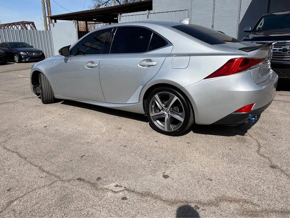 2018 Lexus IS 3rd Gen - Image 8 of 10