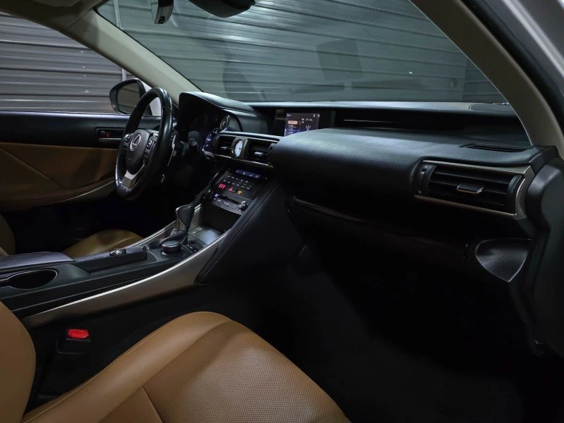 2018 Lexus IS 3rd Gen - Image 11 of 20