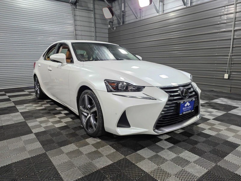 2018 Lexus IS 3rd Gen - Image 4 of 20