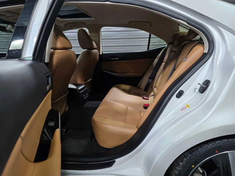 2018 Lexus IS 3rd Gen - Image 13 of 20