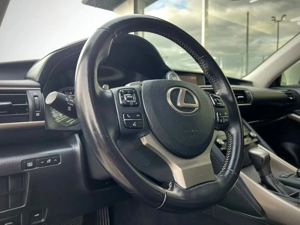 2018 Lexus IS 3rd Gen - Image 12 of 19