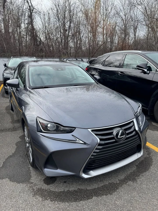 2018 Lexus IS 3rd Gen - Image 15 of 20