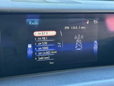 2018 Lexus IS 3rd Gen - Image 16 of 19
