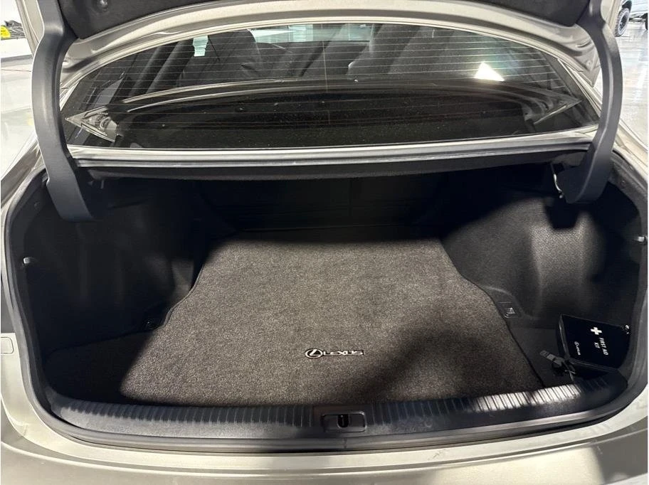2018 Lexus IS 3rd Gen - Image 11 of 19