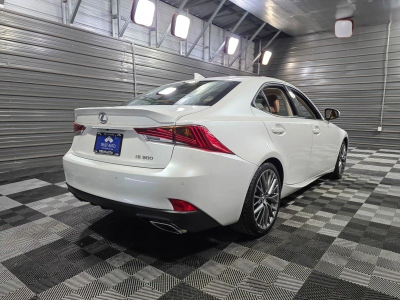 2018 Lexus IS 3rd Gen - Image 5 of 20