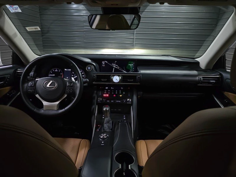 2018 Lexus IS 3rd Gen - Image 11 of 20