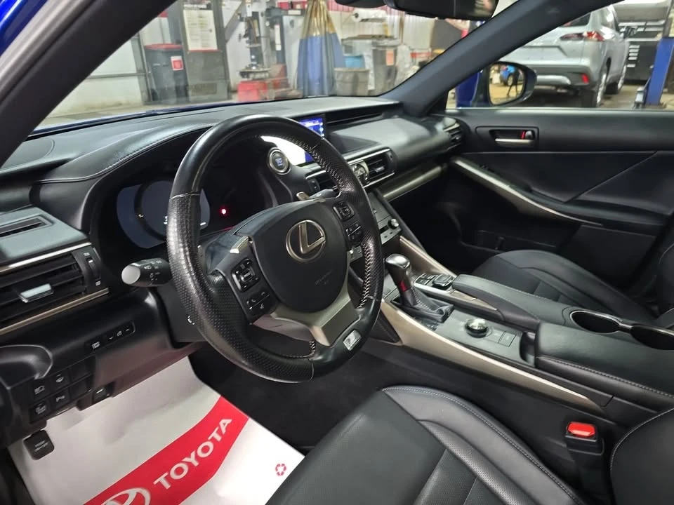 2018 Lexus IS 3rd Gen - Image 10 of 20