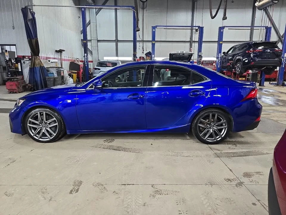 2018 Lexus IS 3rd Gen - Image 5 of 20