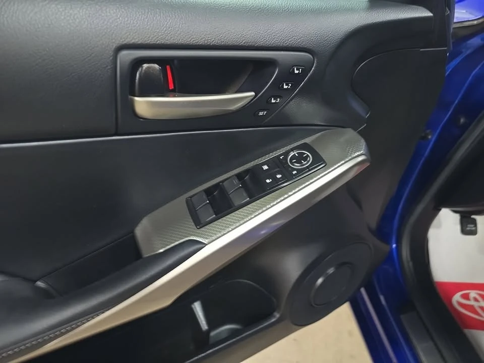 2018 Lexus IS 3rd Gen - Image 11 of 20