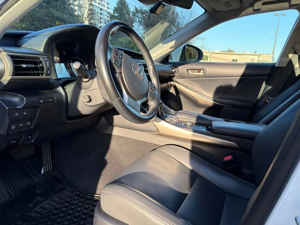 2018 Lexus IS 3rd Gen - Image 17 of 18