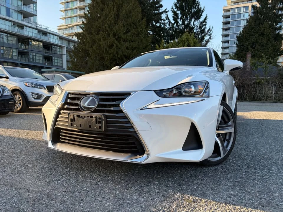 2018 Lexus IS 3rd Gen - Image 4 of 18