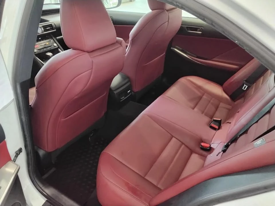 2018 Lexus IS 3rd Gen - Image 15 of 20