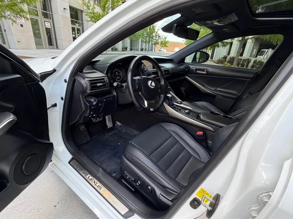 2018 Lexus IS 3rd Gen - Image 10 of 16