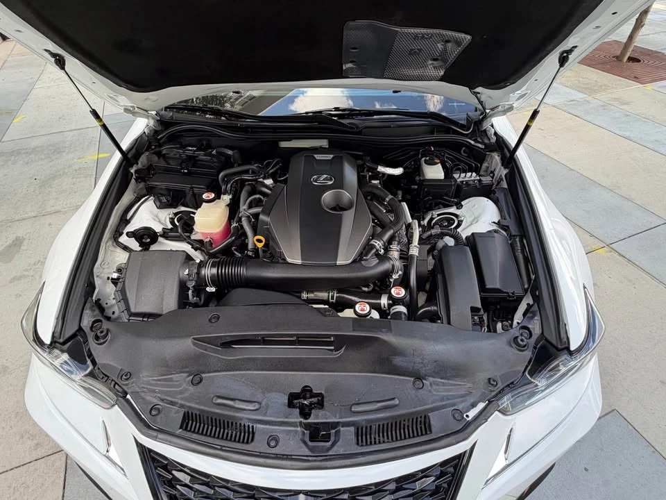 2018 Lexus IS 3rd Gen - Image 16 of 16