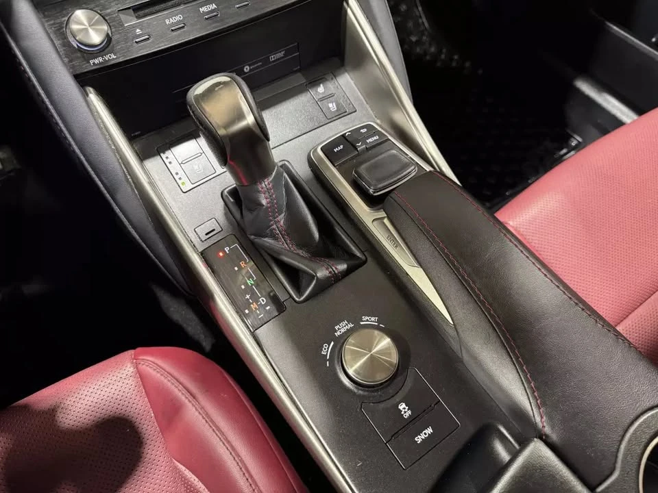 2018 Lexus IS 3rd Gen - Image 7 of 13