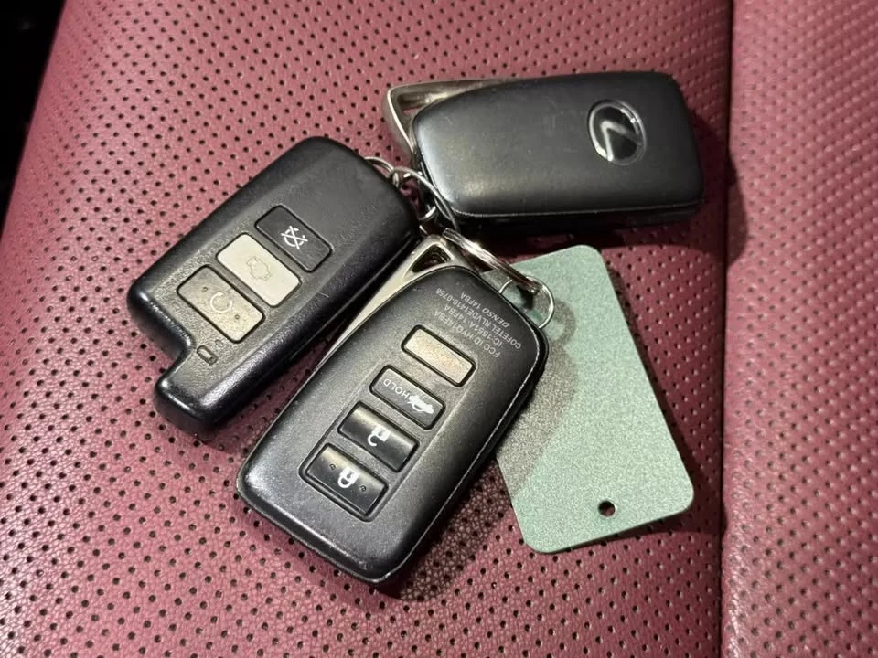 2018 Lexus IS 3rd Gen - Image 19 of 20