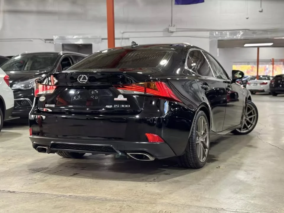 2018 Lexus IS 3rd Gen - Image 5 of 20