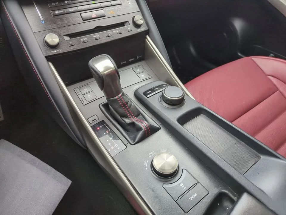 2018 Lexus IS 3rd Gen - Image 18 of 20