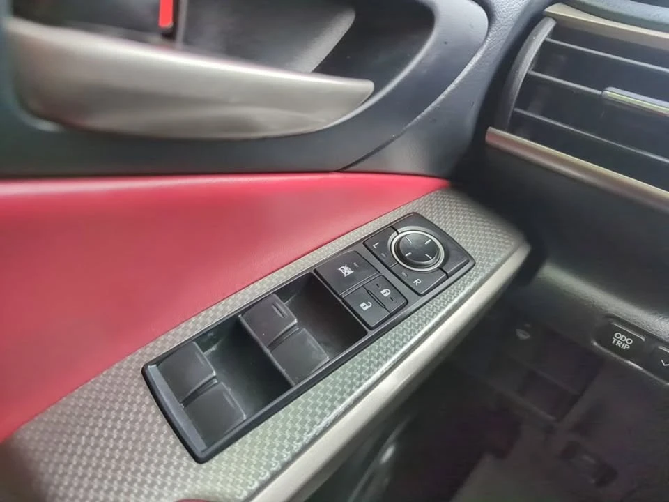 2018 Lexus IS 3rd Gen - Image 17 of 20