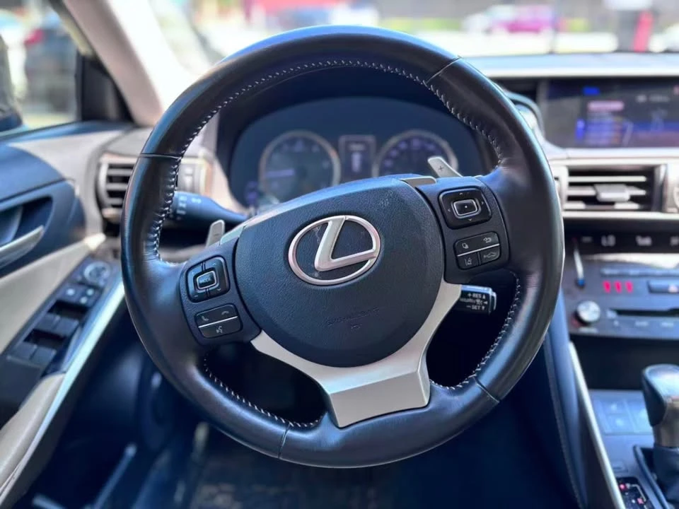 2018 Lexus IS 3rd Gen - Image 15 of 20