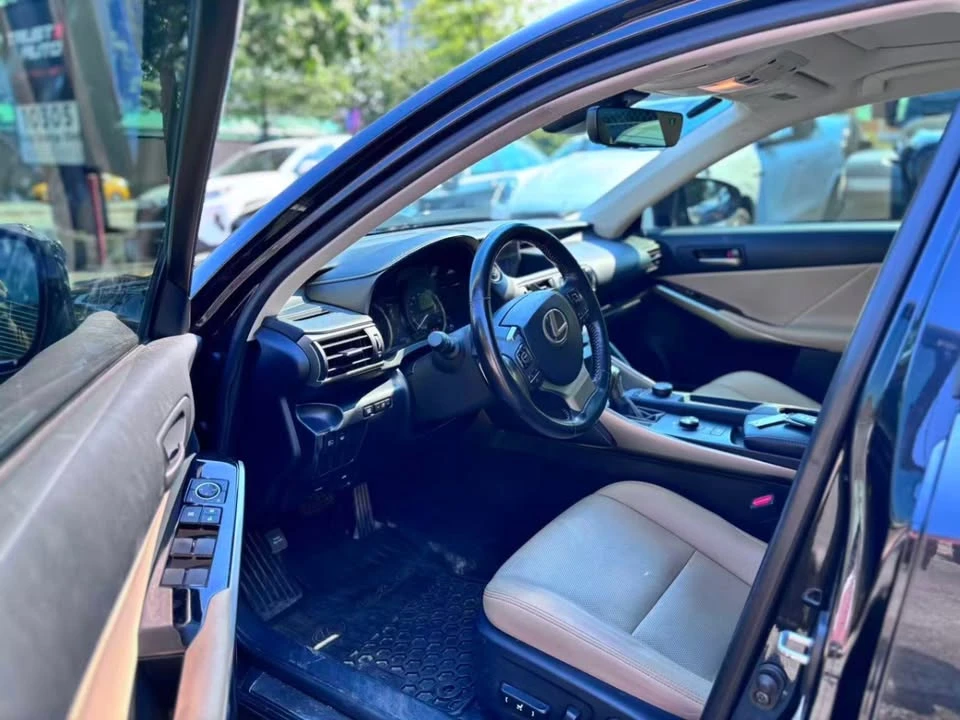 2018 Lexus IS 3rd Gen - Image 8 of 20