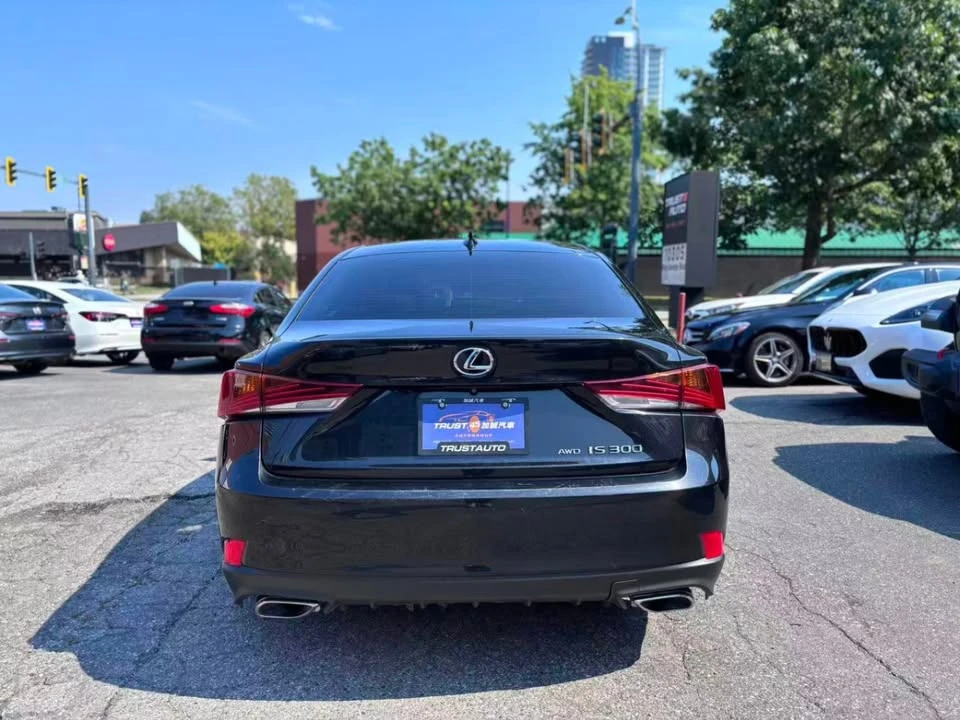 2018 Lexus IS 3rd Gen - Image 4 of 20