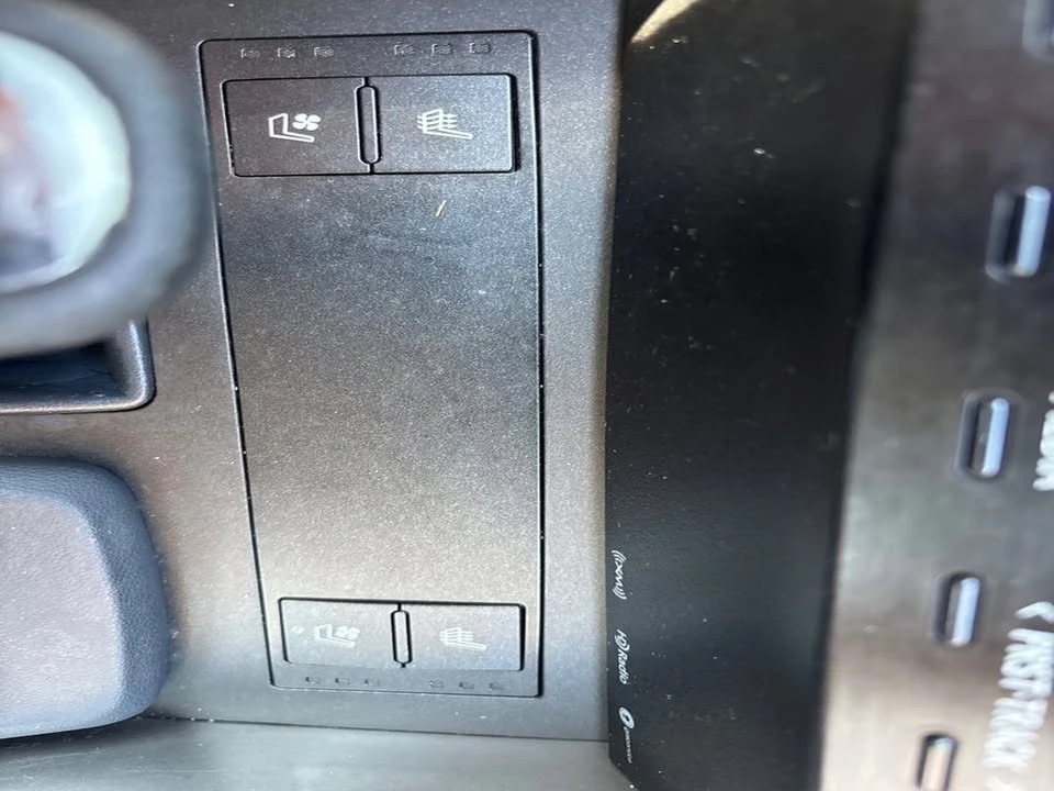 2018 Lexus IS 3rd Gen - Image 16 of 19