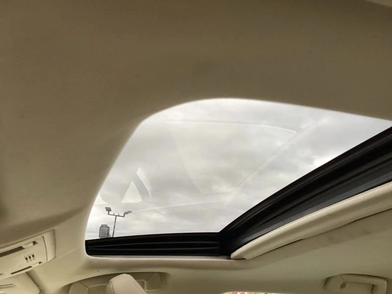 2018 Lexus IS 3rd Gen - Image 19 of 20