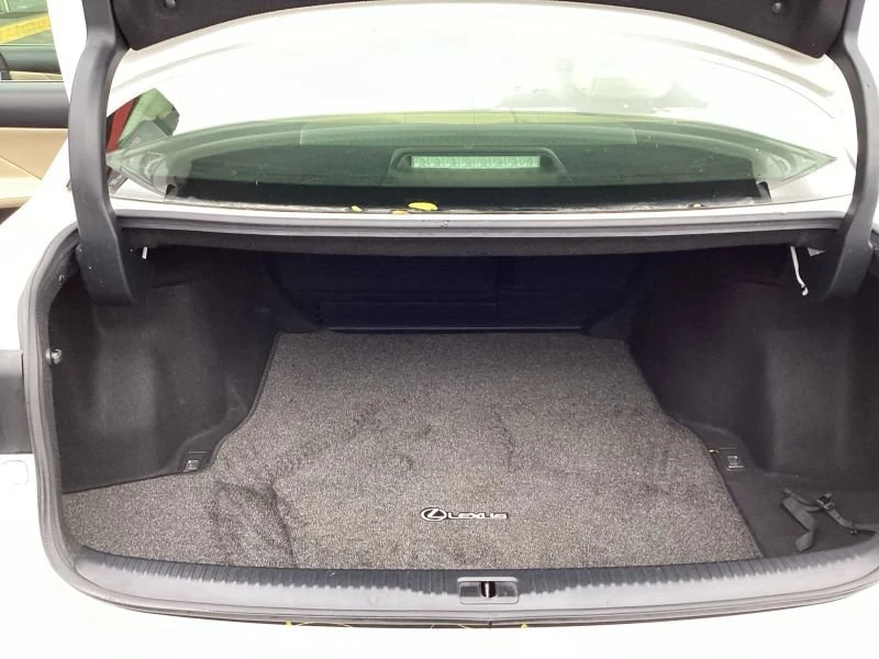 2018 Lexus IS 3rd Gen - Image 13 of 20