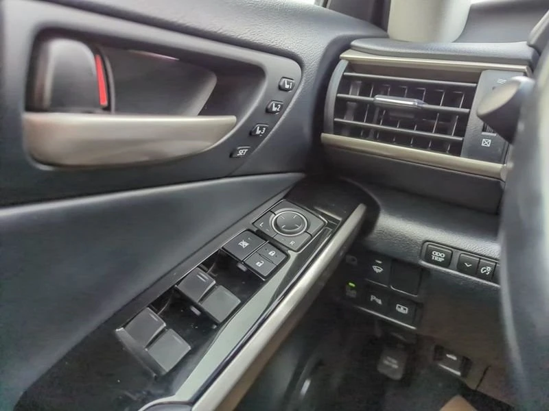 2018 Lexus IS 3rd Gen - Image 12 of 20