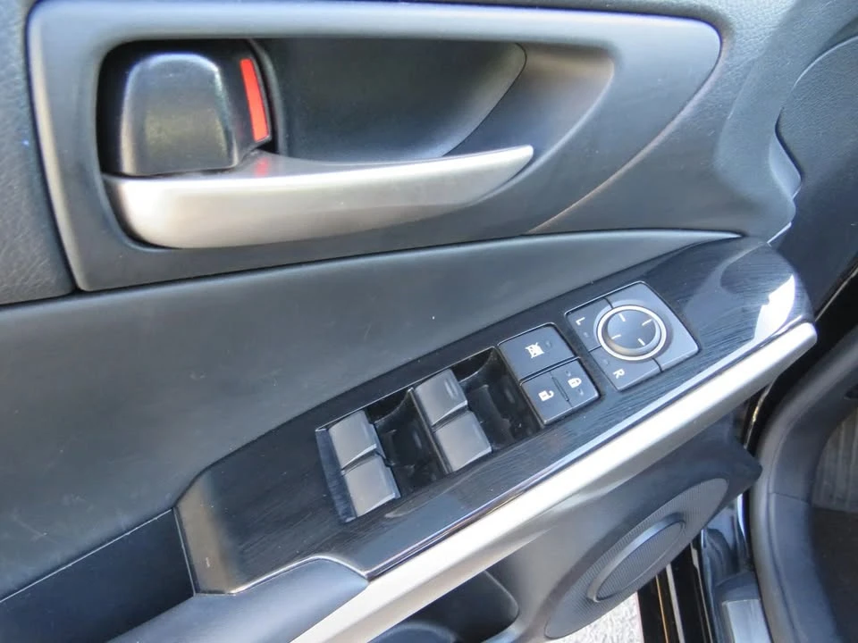 2018 Lexus IS 3rd Gen - Image 11 of 19