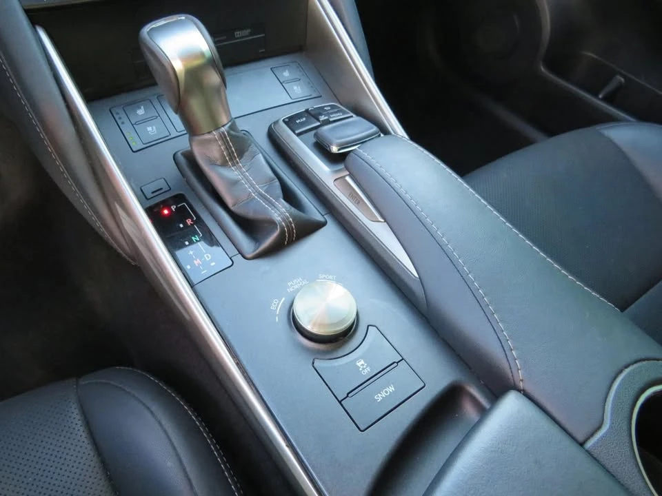 2018 Lexus IS 3rd Gen - Image 9 of 19
