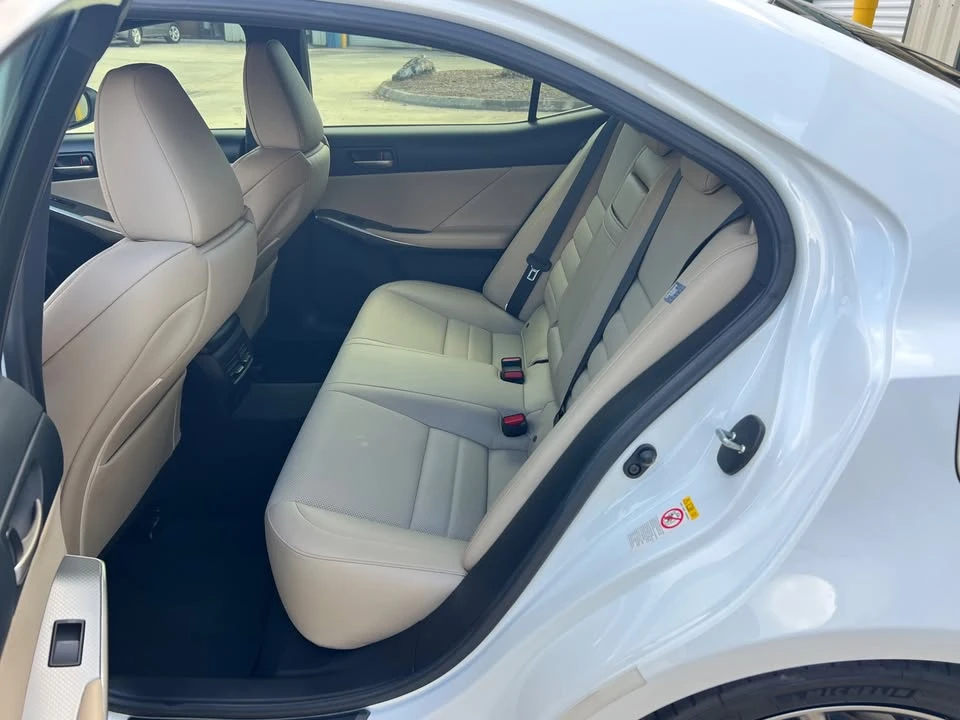 2018 Lexus IS 3rd Gen - Image 18 of 19