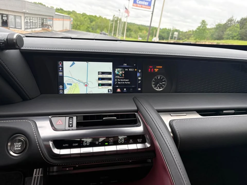 2018 Lexus LC - Image 13 of 16