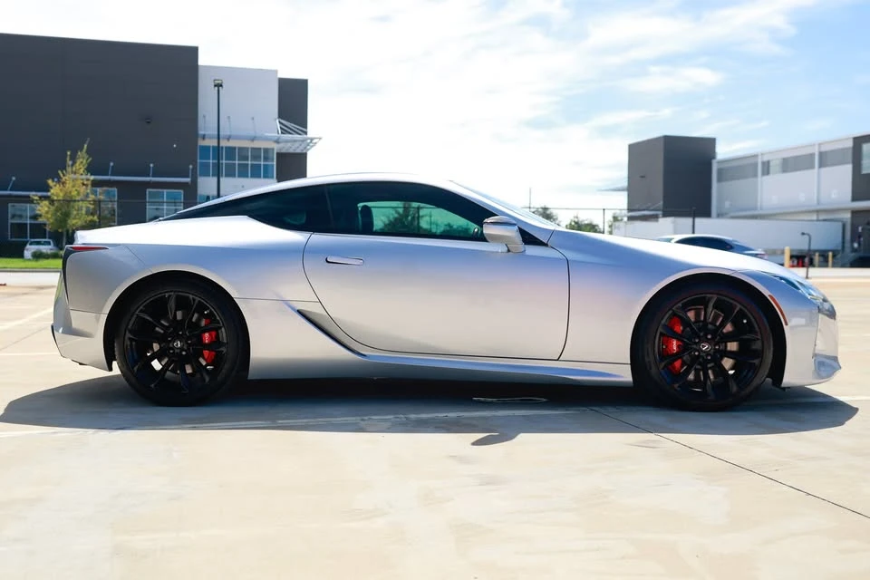 2018 Lexus LC - Image 10 of 14