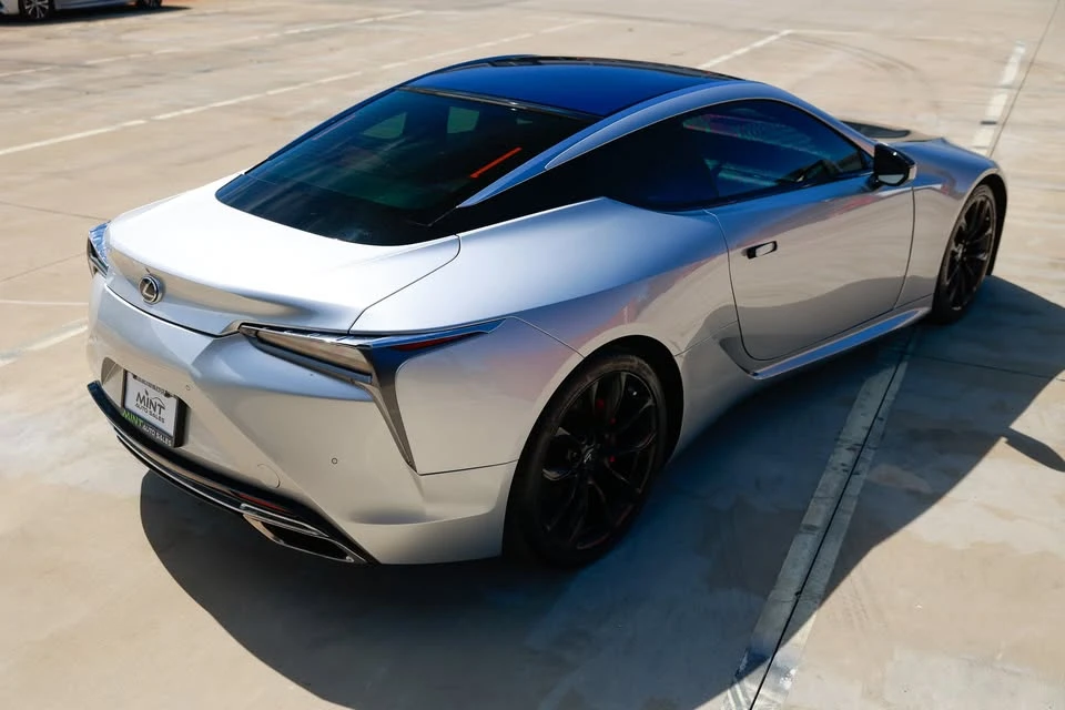 2018 Lexus LC - Image 12 of 14
