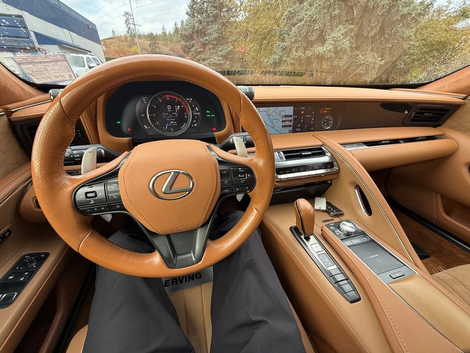 2018 Lexus LC - Image 10 of 14