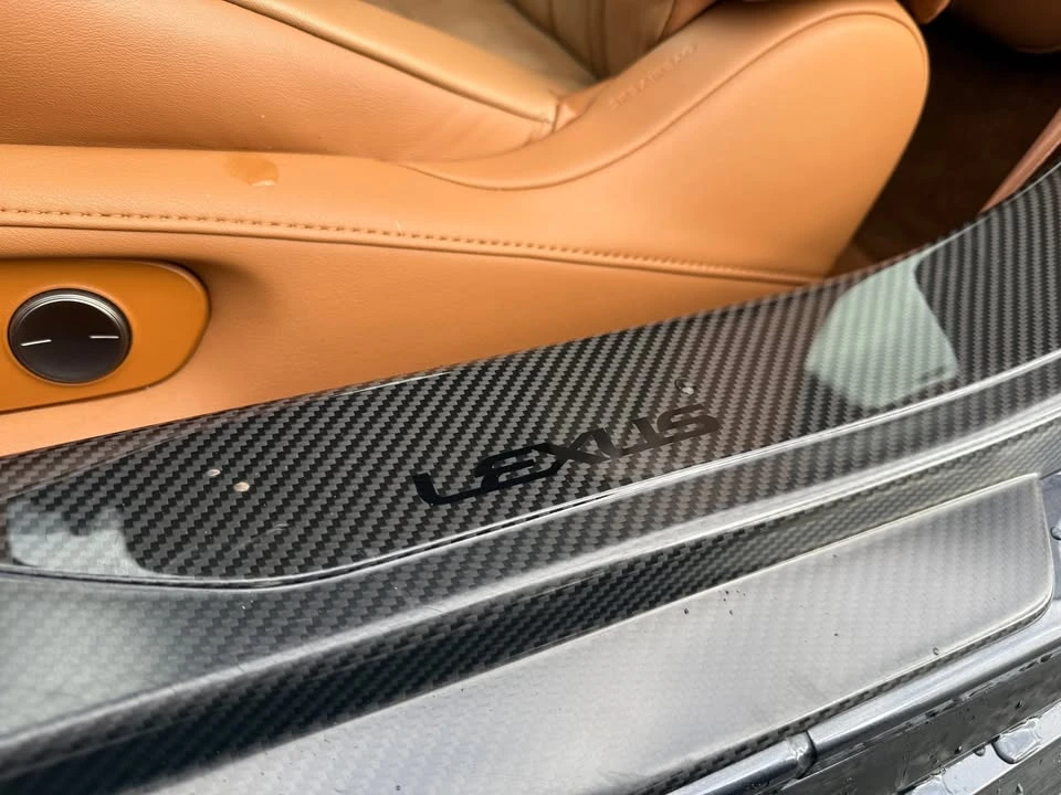 2018 Lexus LC - Image 11 of 14